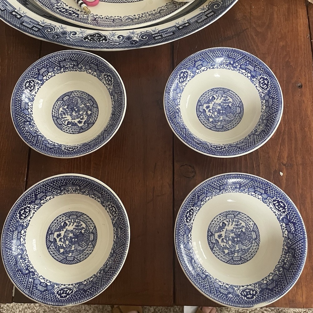 Vintage Unmarked Blue Willow Cereal Bowls by Royal China Set of 4 6.75" EUC - Picture 2 of 7
